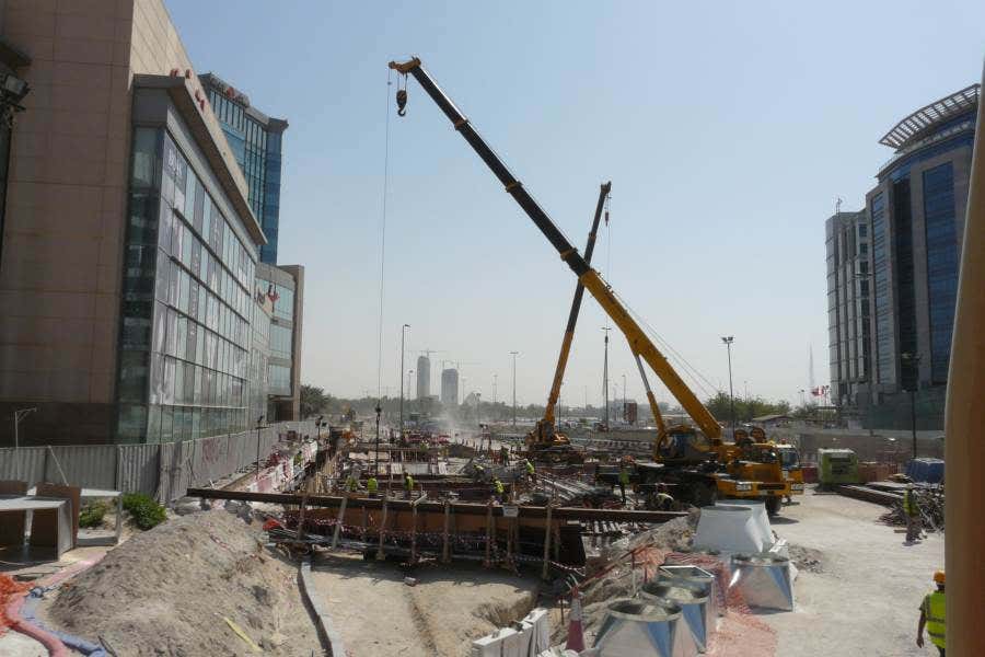 Es difícil circular con tantas obras Es difícil circular con tantas obras