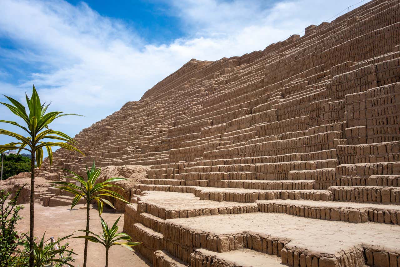 La pirámide de la Huaca Pucllana en Lima, Perú