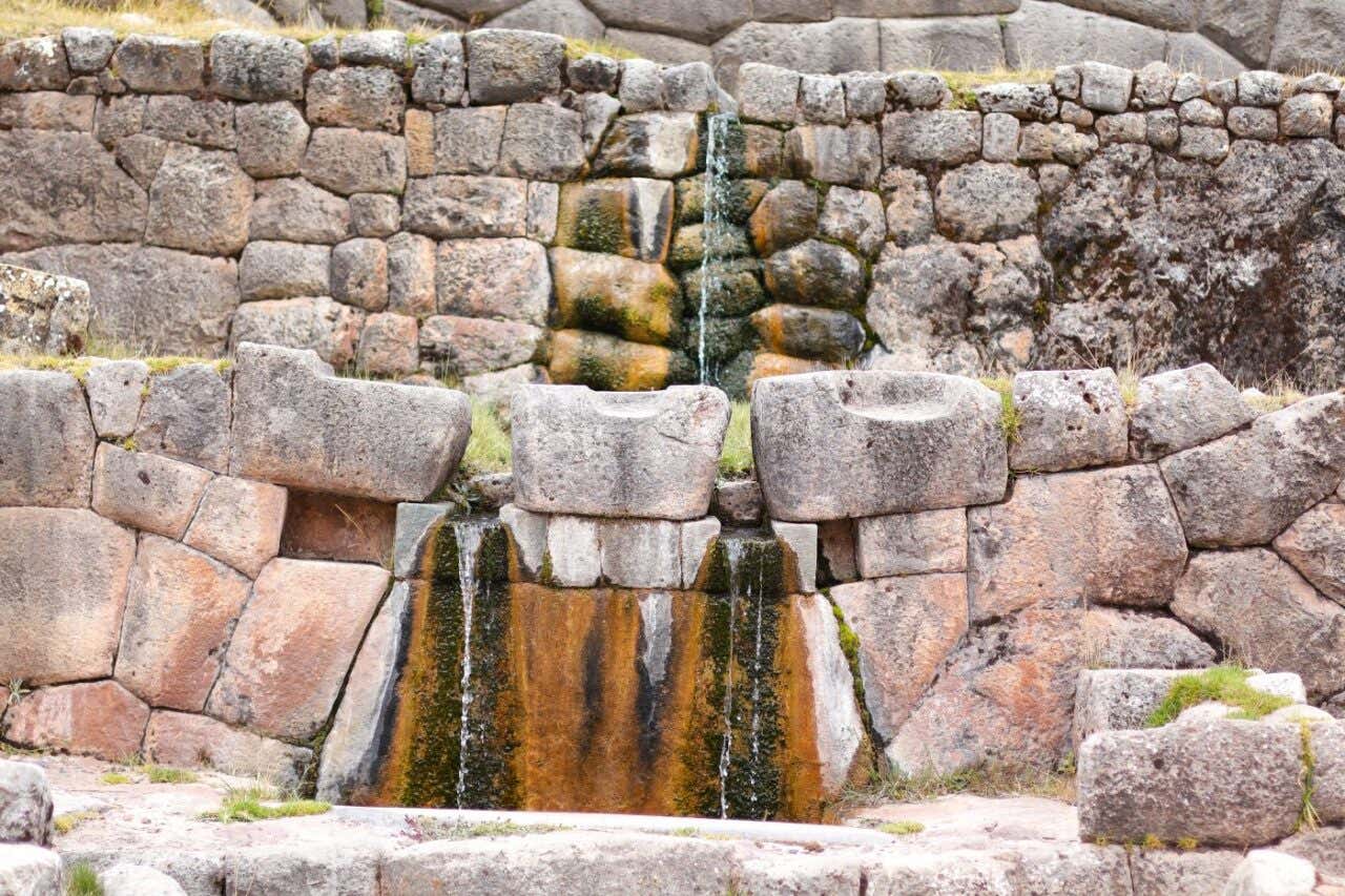 Fuentes ceremoniales de Tambomachay
