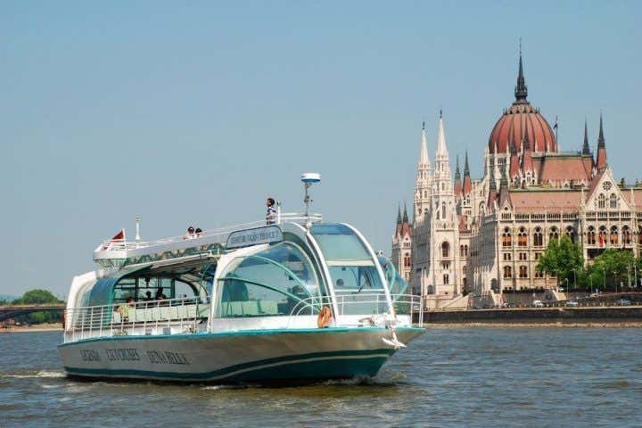 Descubriendo Budapest en barco