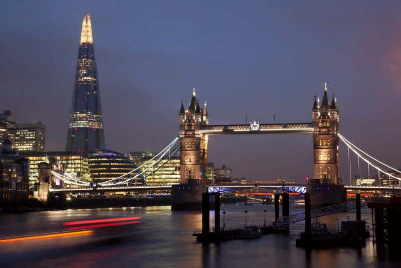 Crucero con cena y música en directo en Londres