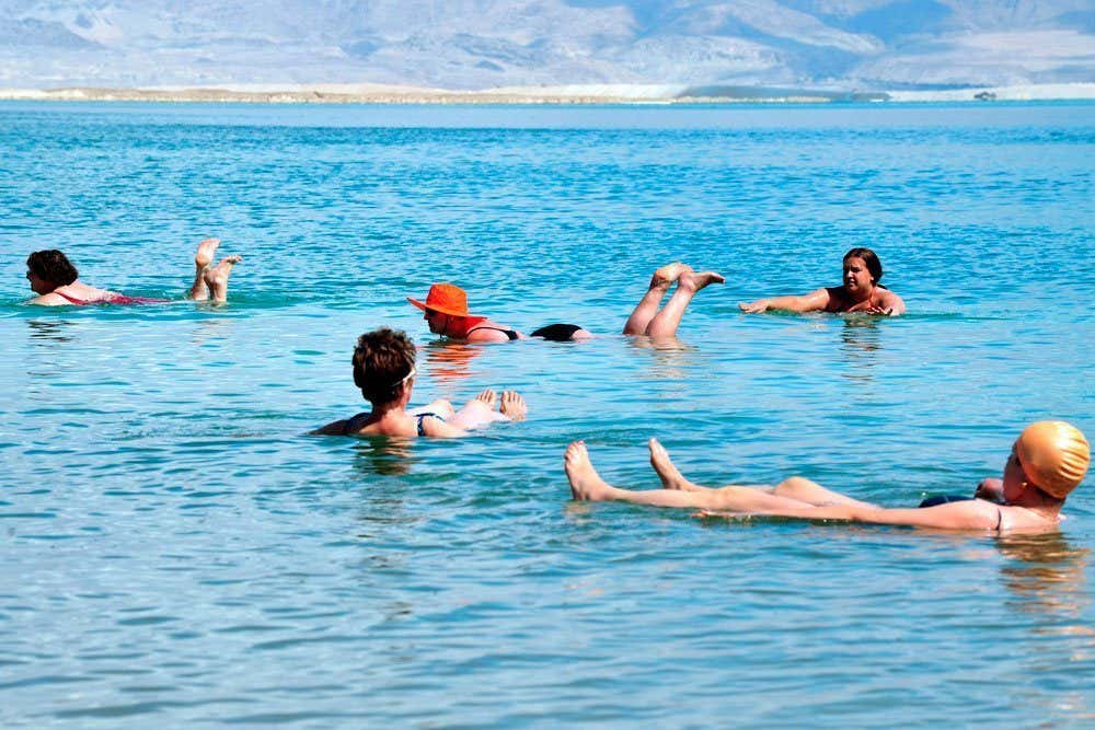 Flotando en el Mar Muerto