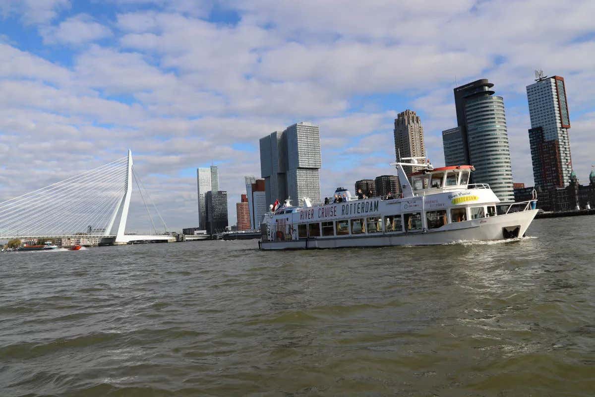 Passeio de barco, um dos melhores passeios para fazer em Roterdã