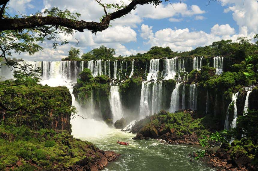 Cataratas do Iguaçu, um dos destinos onde é possível fazer turismo sem aglomerações