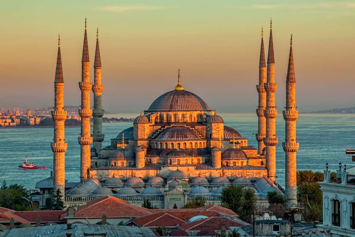 Travelling the Silk Road: Istanbul's Blue Mosque at sunset