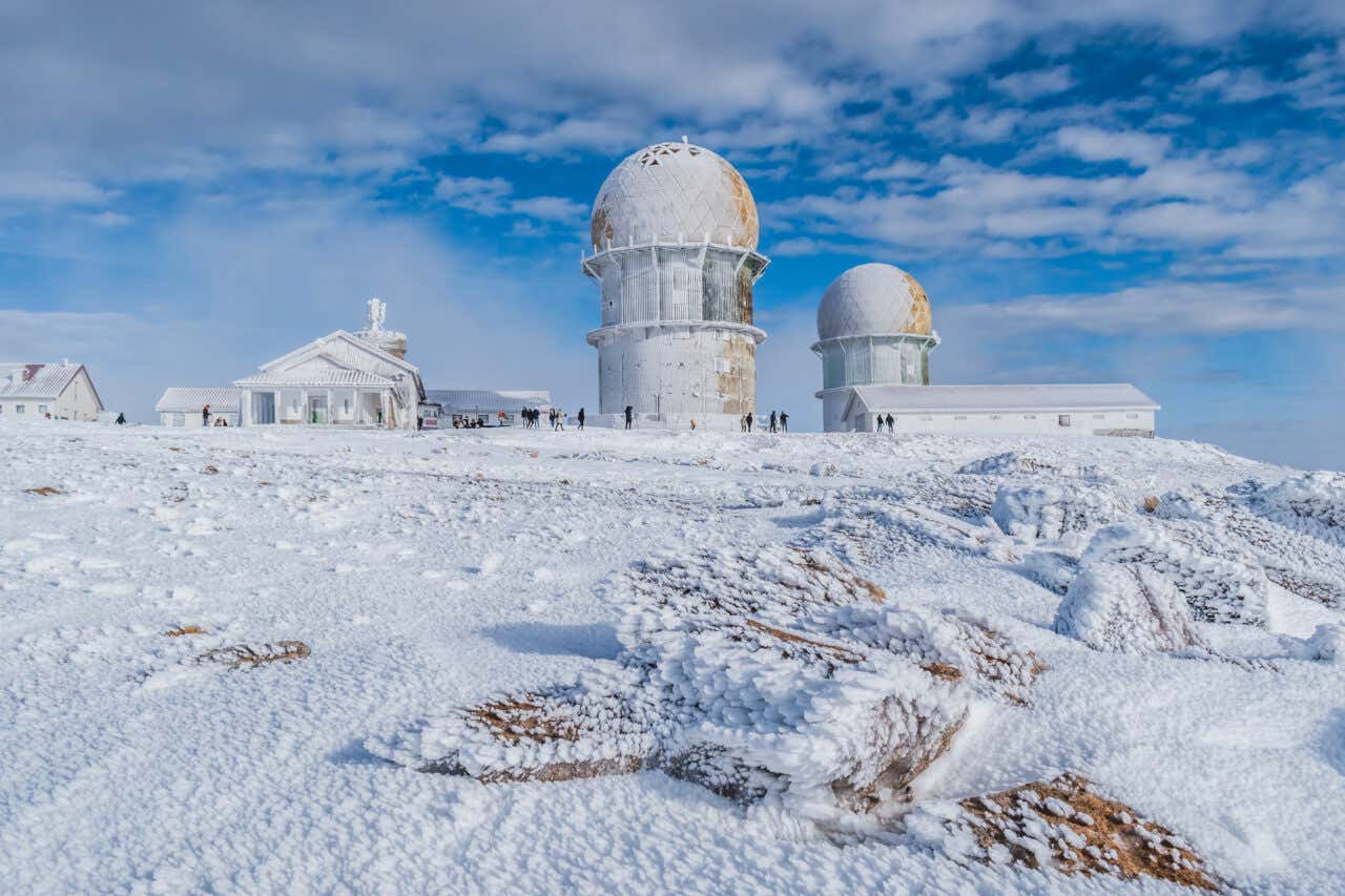 Tour de la Serra da Estrela dans un paysage couvert de neige