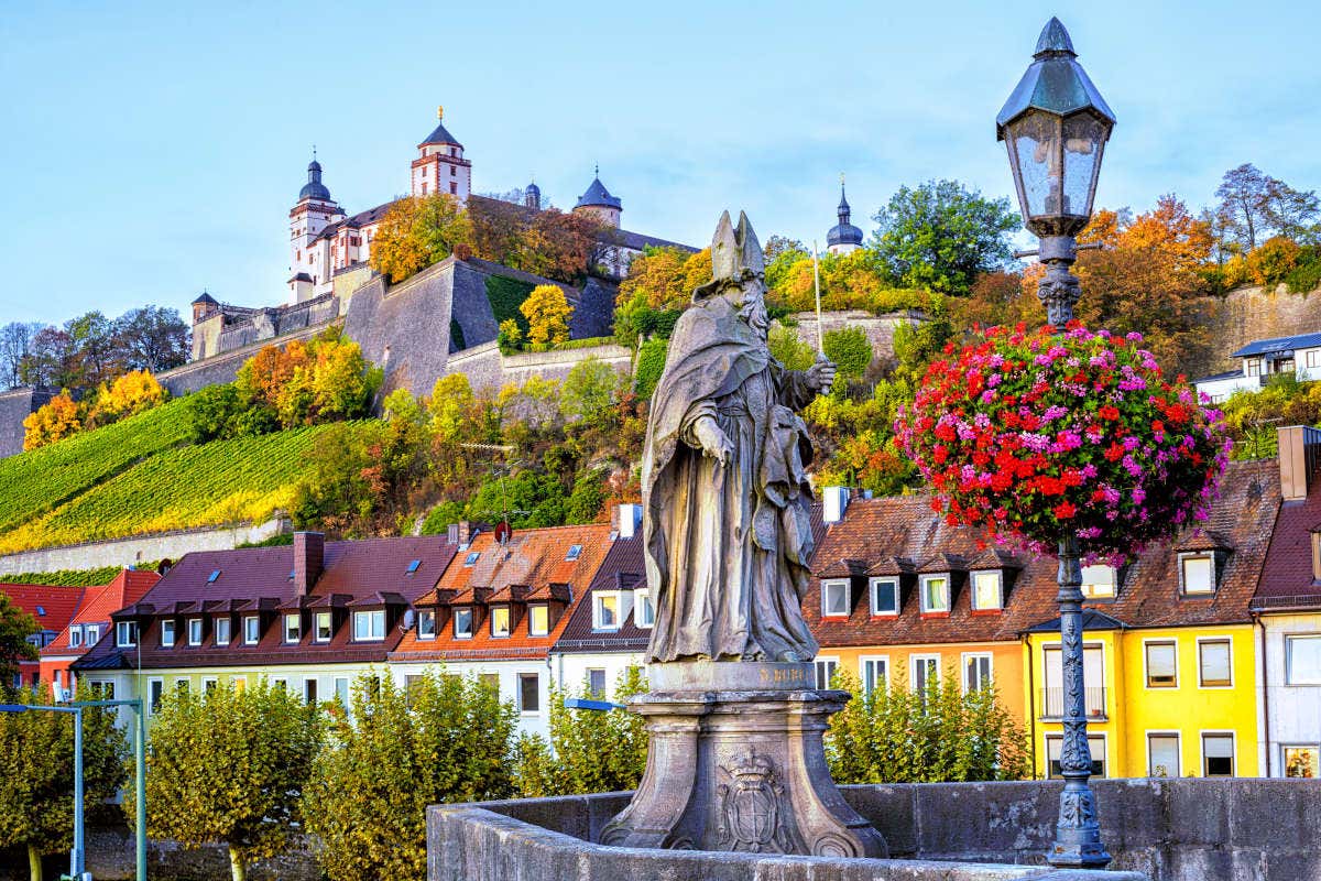 Uno scorcio del centro storico di Würzburg, una delle località più belle della Romantische Straße