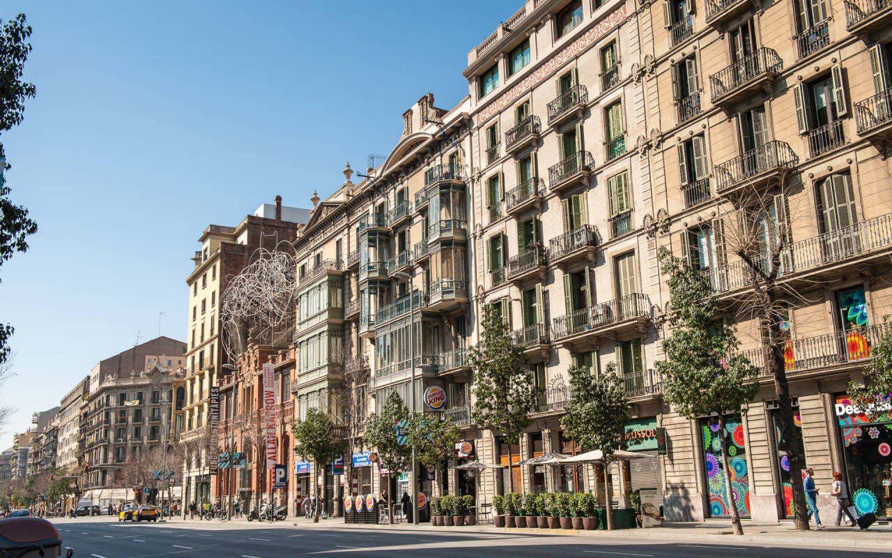 Vistas de los diferentes edificios del Paseo de Gracia de Barcelona