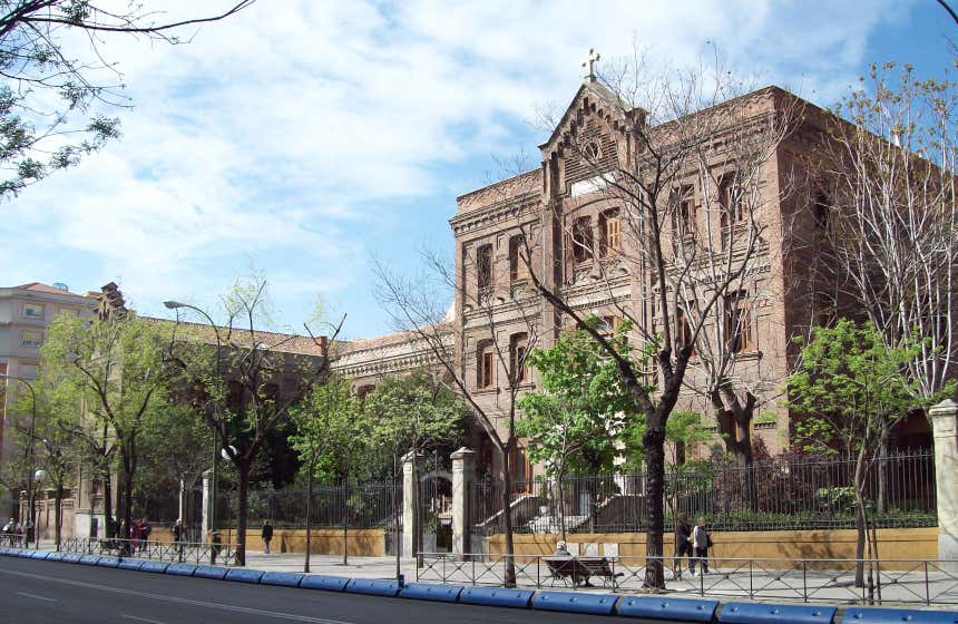 Edificio neomudéjar de la Prisión Provincial de Torrijos.