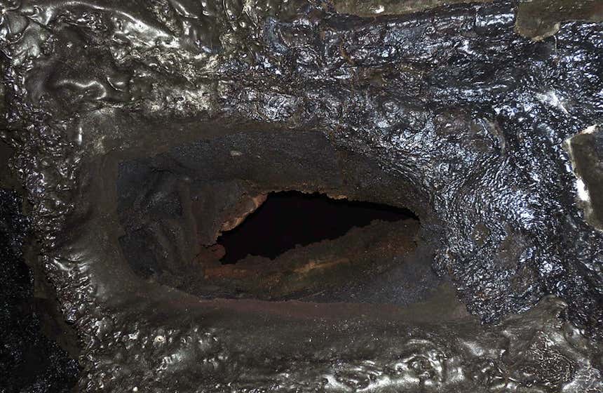 Tubo de lava vulcânica da gruta de Kazumura 