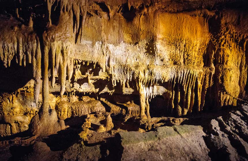 Uma das galerias da Gruta do Mamute 