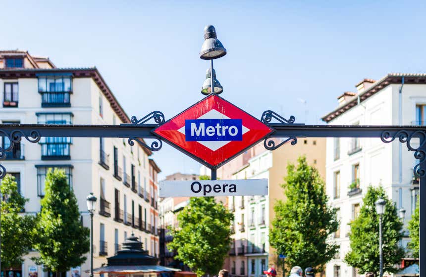 Entrada al metro de Madrid.