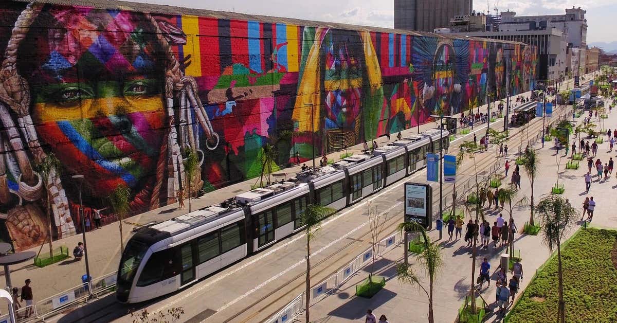 Mural gigante do artista Eduardo Kobra no Boulevard Olímpico
