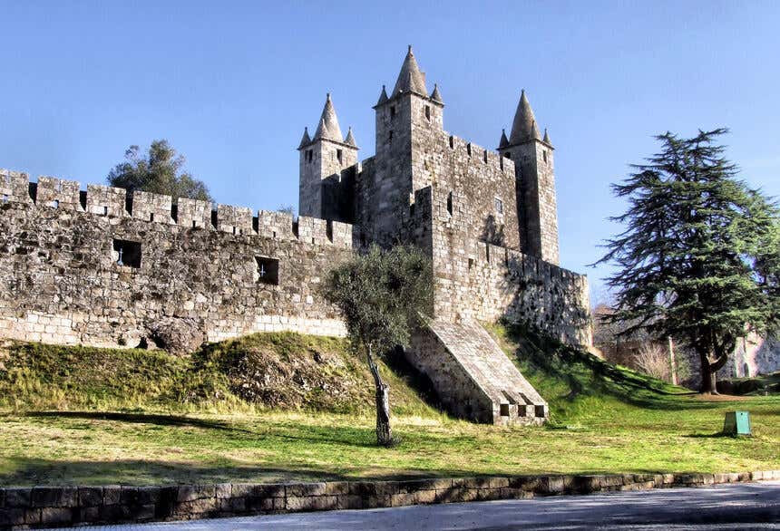 Castelo de Santa Maria da Feria é um dos castelos mais bonitos de Portugal