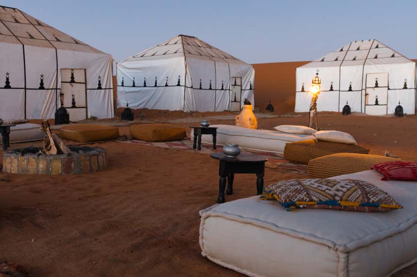Tiendas de campaña en el desierto de Marrakech, Marruecos
