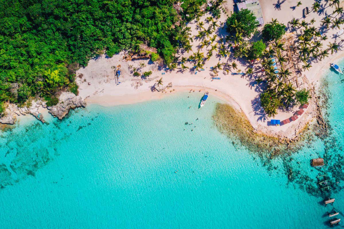La paradisiaque île Saona vue d’en haut (République dominicaine).