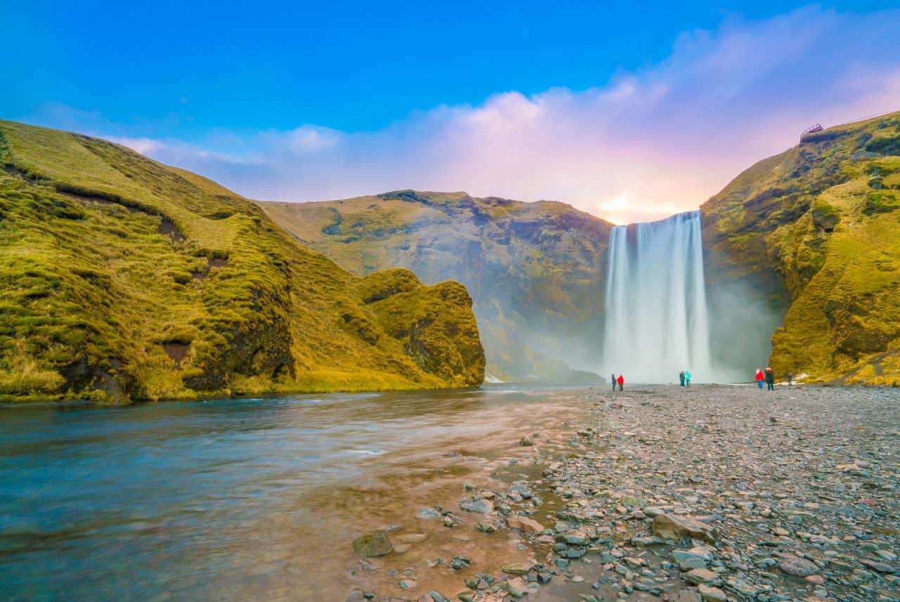 L'époustouflante cascade de Skógafoss (Islande).