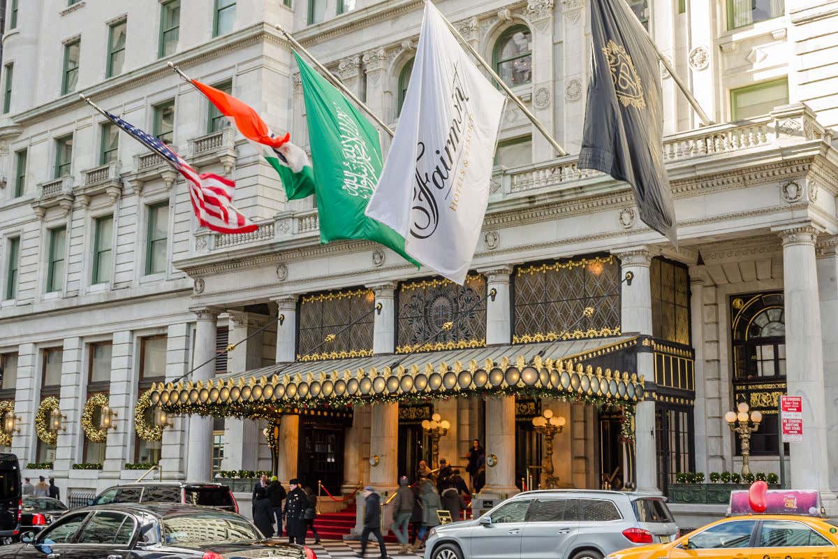 Entrada del Hotel Plaza en Nueva York