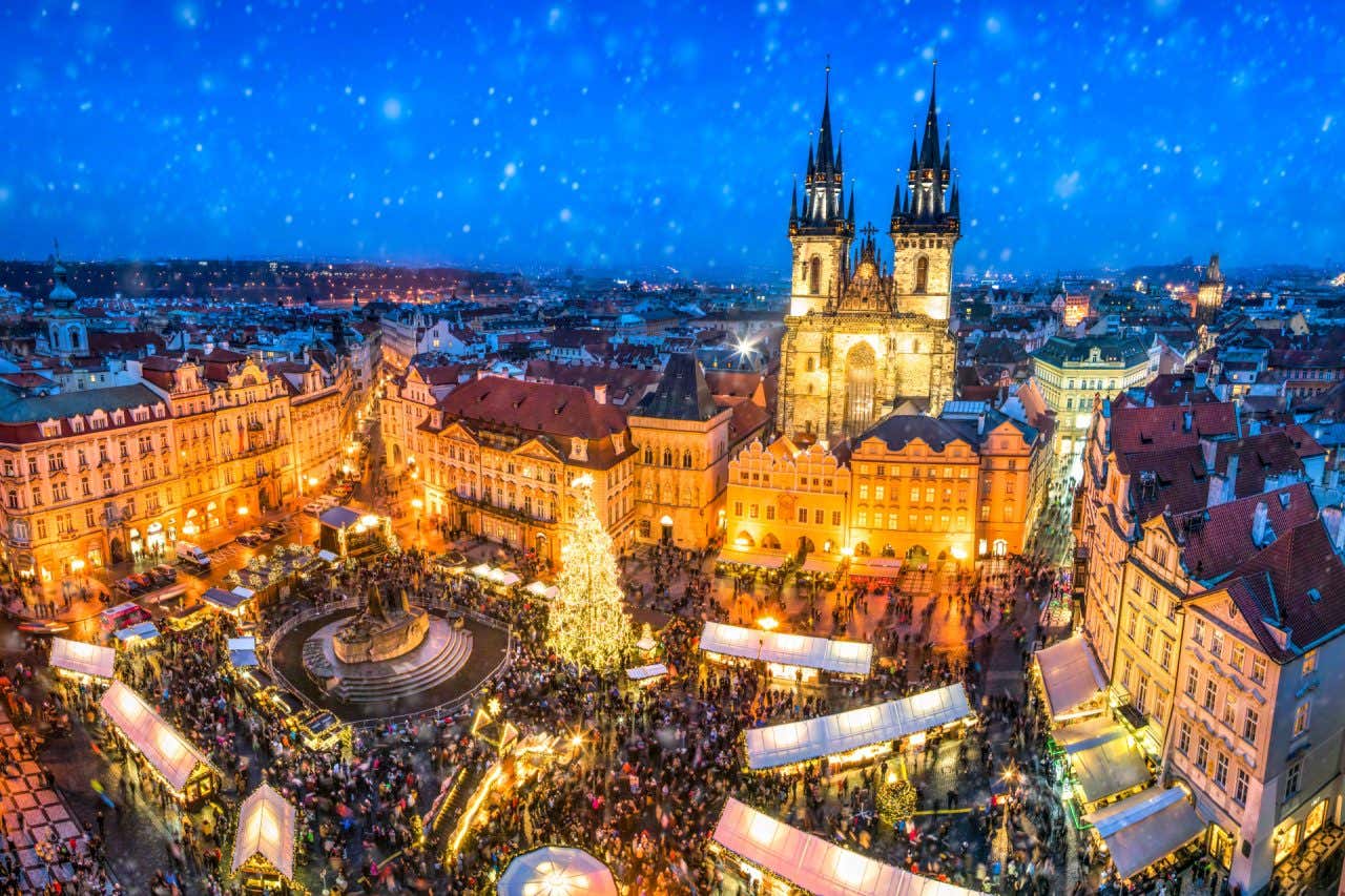 Vue aérienne du marché de Noël de Prague
