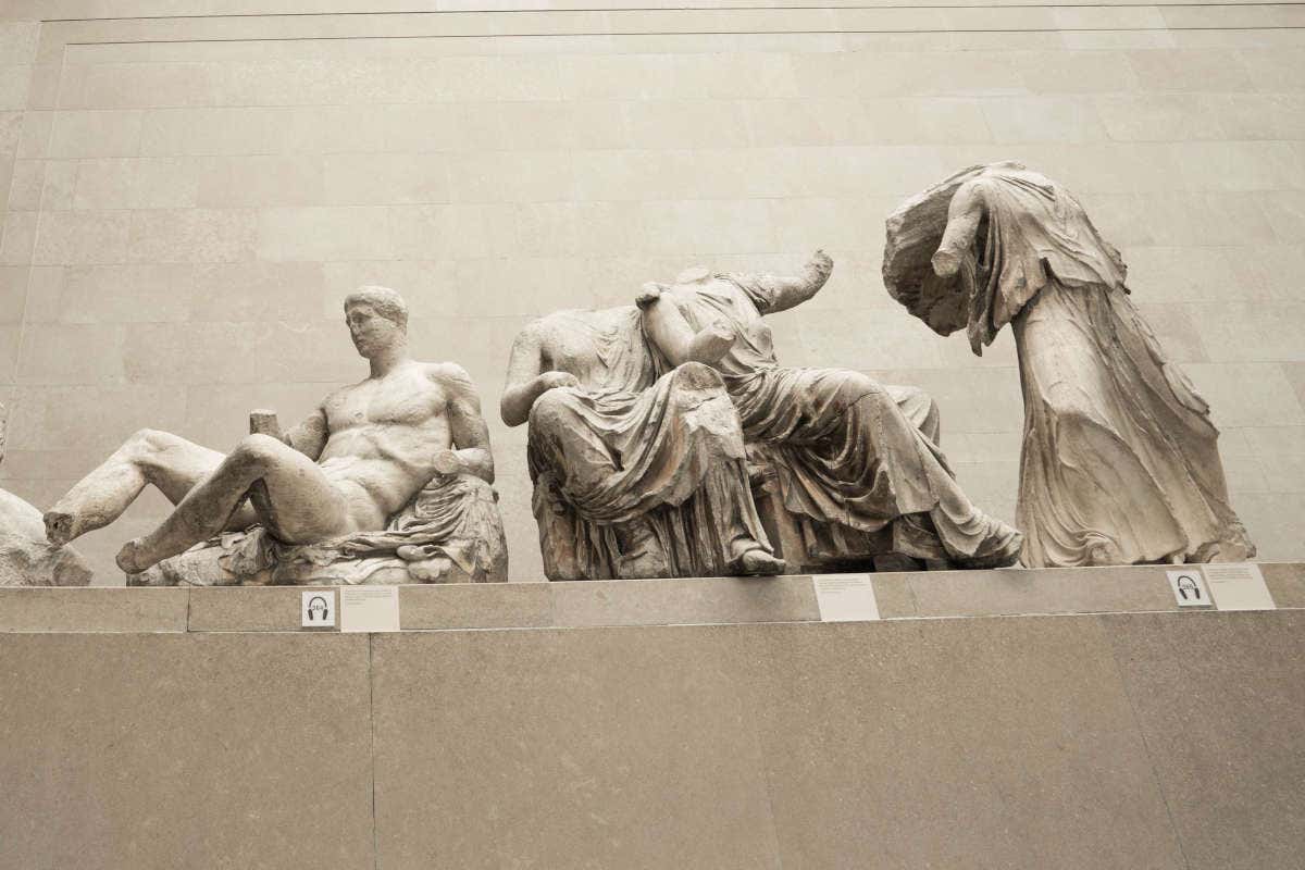 Detalle de esculturas de la Antigua Grecia en el interior del British Museum