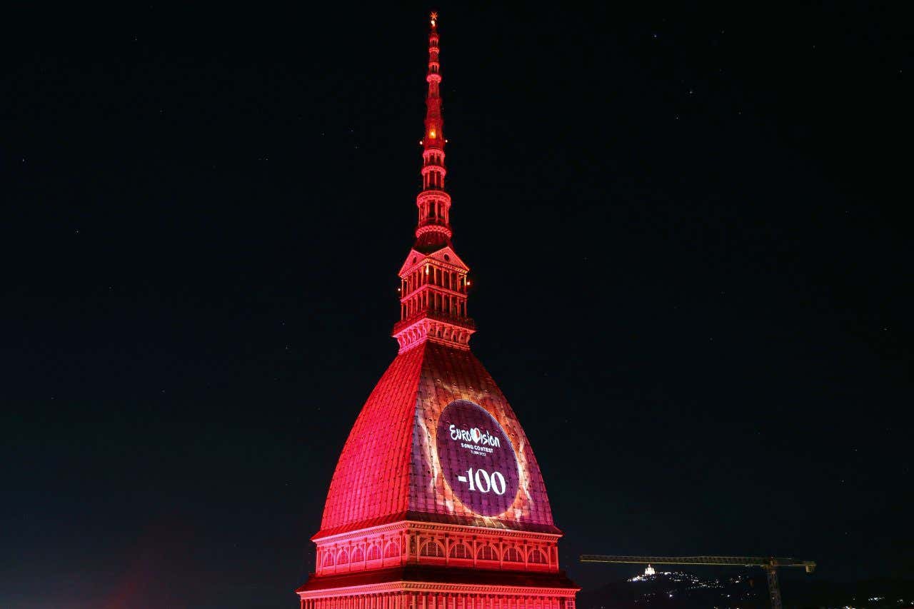 La Mole Antonelliana con proiettato il logo di Eurovision, febbraio 2022.