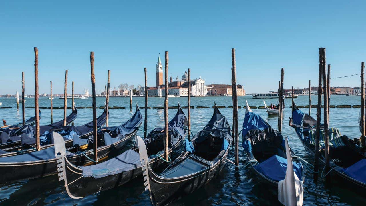 Vue sur l'île de San Giorgio Maggiore, à l'entrée du Grand Canal. Venise est la destination préférée des Français en Italie.