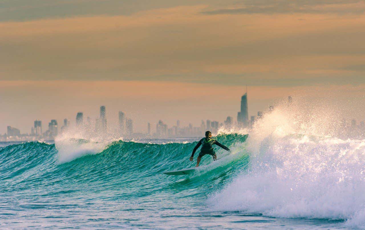 The 10 best surfing destinations in the world
Surfing in Gold Coast