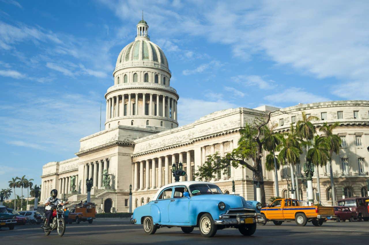 O famoso Capitólio Nacional de Cuba, um dos edifícios mais emblemáticos do país