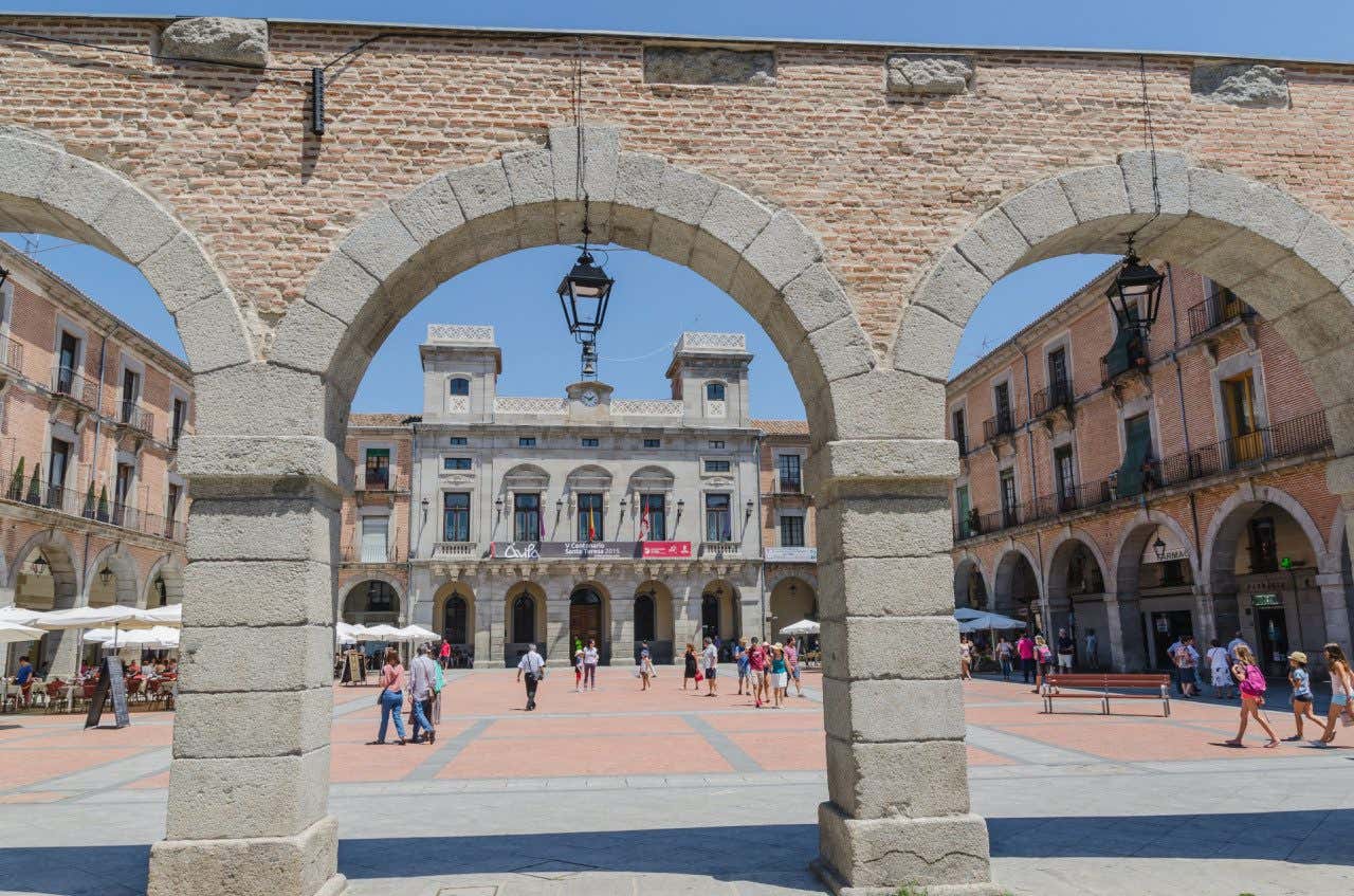 La plaza del Mercado Chico en Ávila, lugar donde se encuentra el ayuntamiento