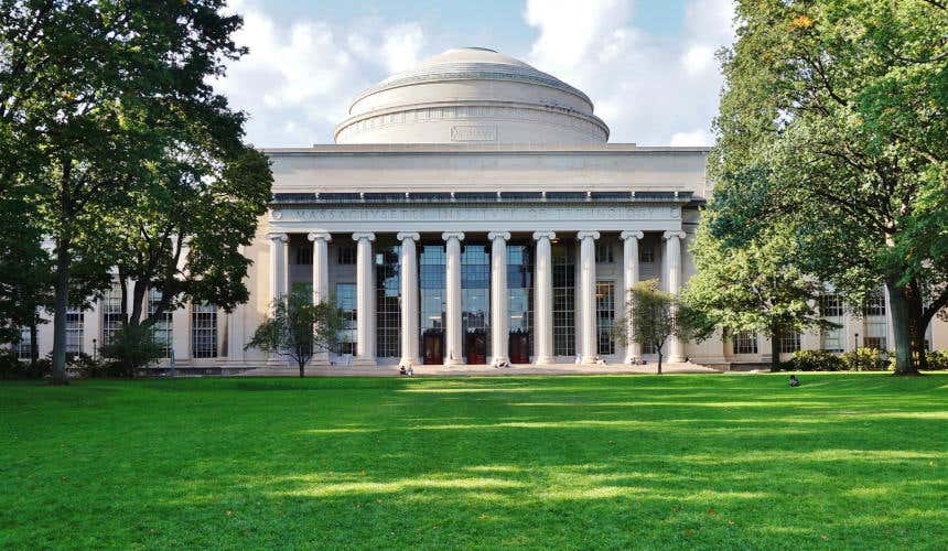 Cúpula Great Dome en la universidad MIT de Boston