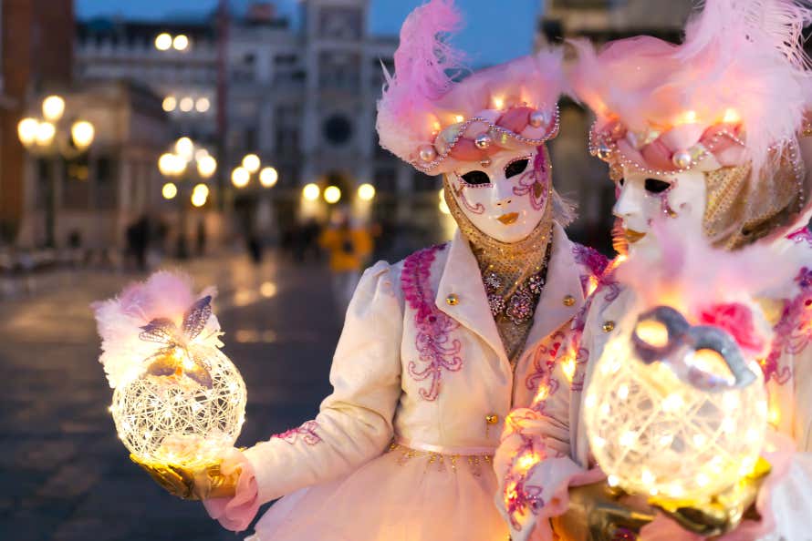 Cómo se celebra el Carnaval de Venecia - ¡Descubre la historia, el origen  de las máscaras y fechas!
