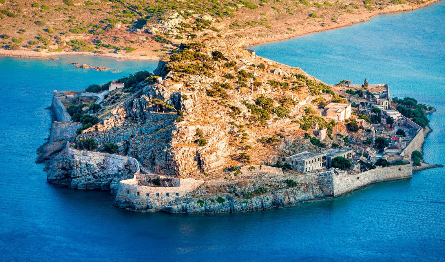Panoramica aerea dell'Isola di Spinalonga, in Grecia