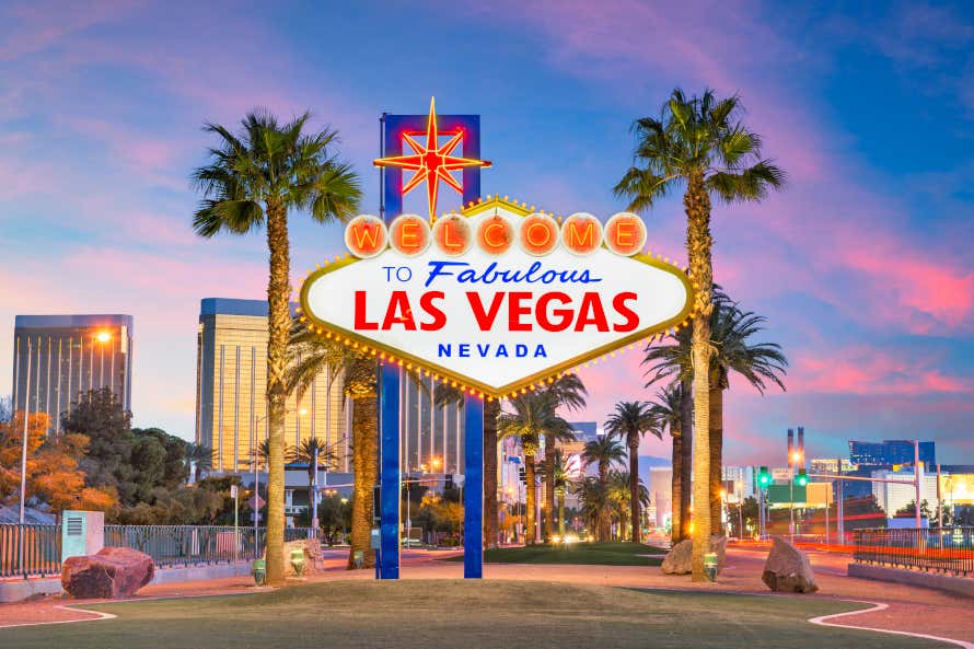 Cartel luminoso de bienvenida a la ciudad de Las Vegas