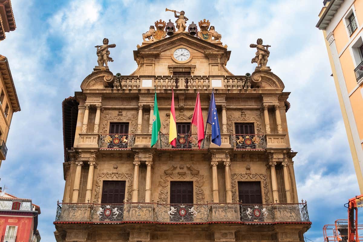 Façade de l'Hôtel de Ville de Pampelune sur la Plaza Consistorial
