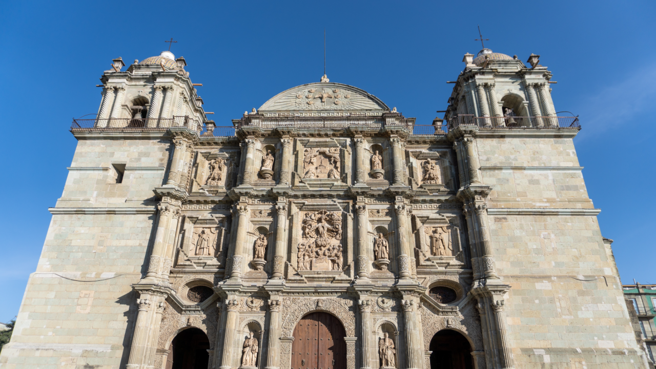 Fachada de la Catedral de Oaxaca, también llamada Catedral Metropolitana de Nuestra Señora de la Asunción