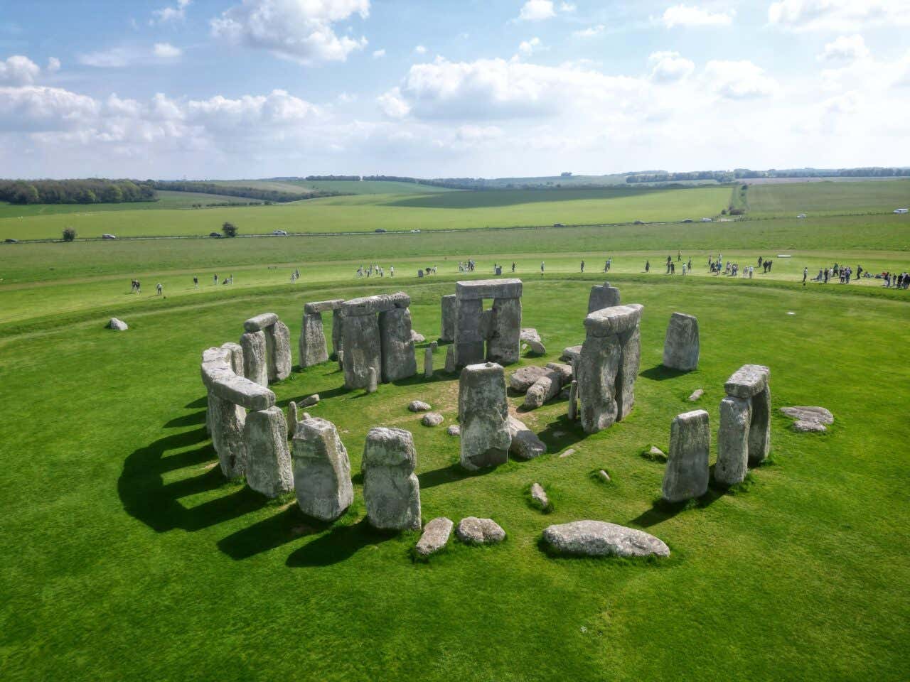 Monument mégalithique de Stonehenge, un des plus vieux temples du monde, avec des structures circulaires