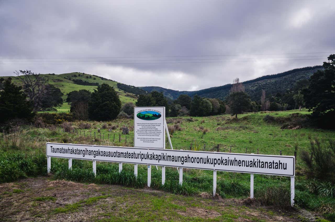 Taumatawhakatangihangakoauotamateapokaiwhenuakitanatahu, el nombre de lugar más largo del mundo