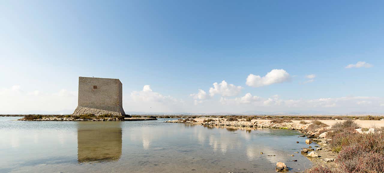 Panorámica del Parque Natural Salinas de Santa Pola, uno de los atractivos naturales de la Comunidad Valenciana