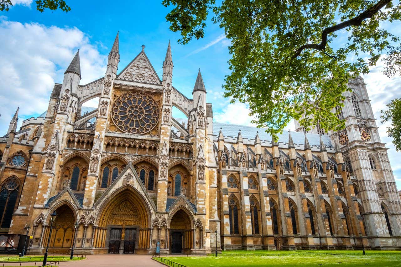 Fachada gótica da Abadia de Westminster