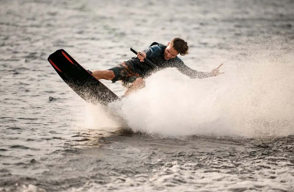 Praticando wakeboard ni Ipark