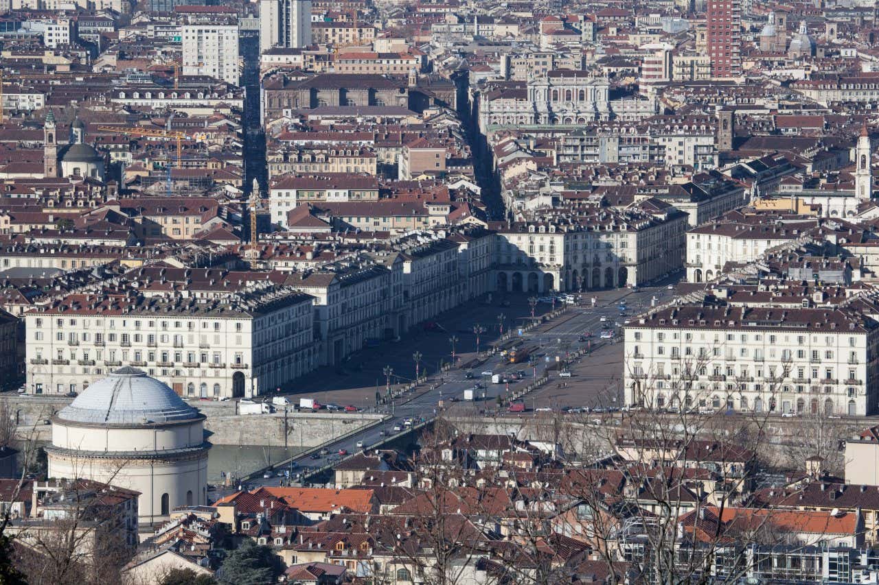 Vista dall'alto di Piazza Vittorio Emanuele e della cupola della Gran Madre