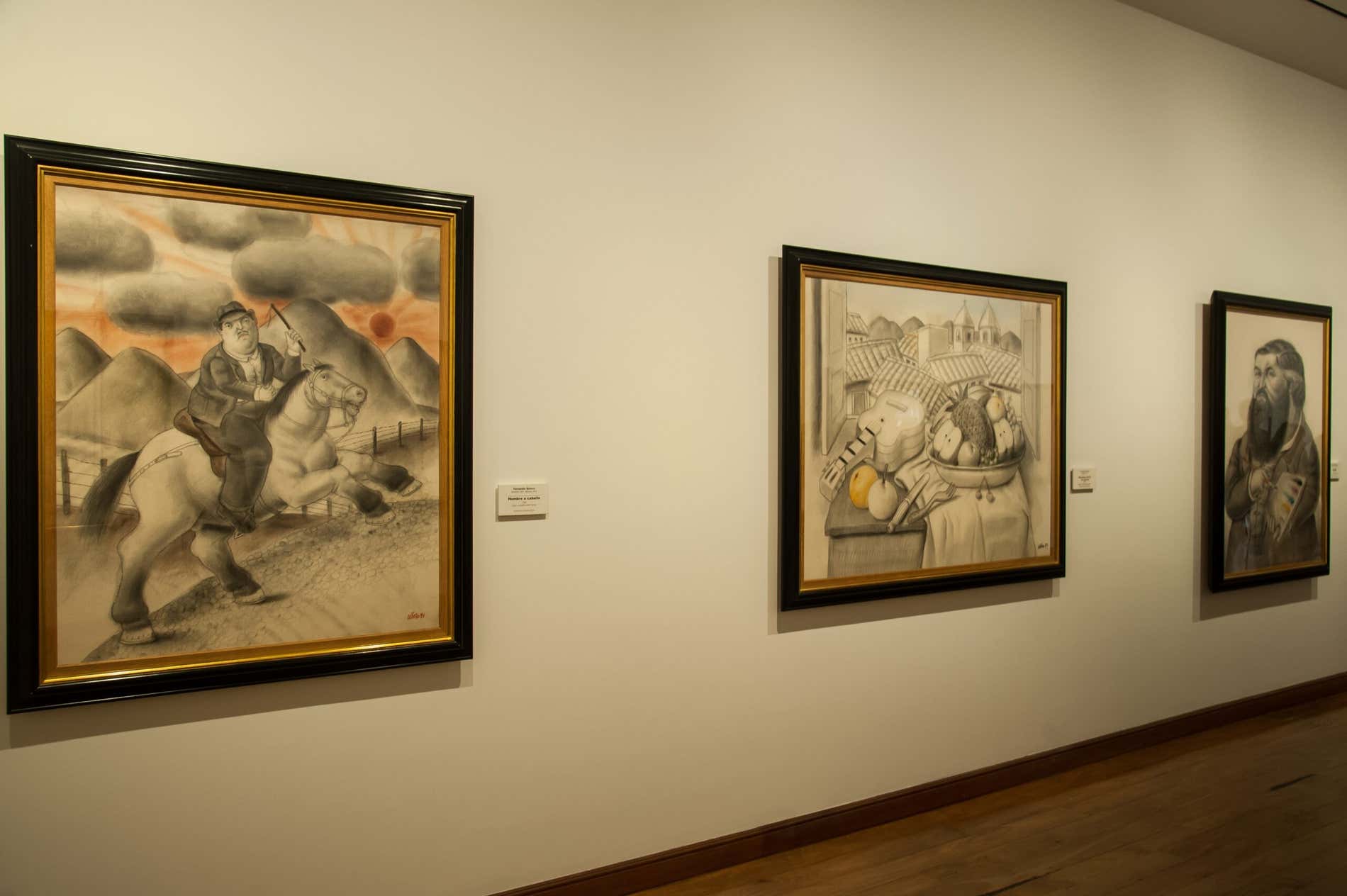 Alguns quadros do artista colombiano Fernando Botero, no Museu Botero, em Bogotá