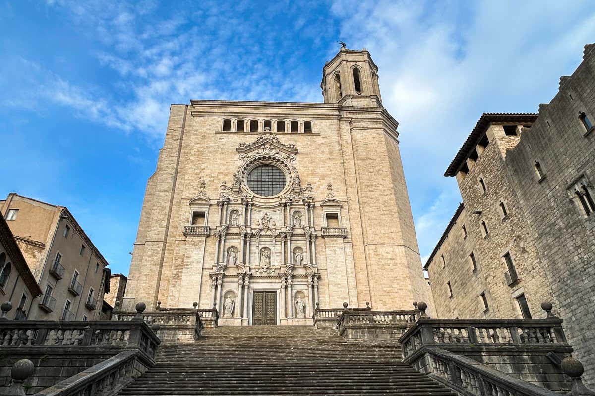 Escalinatas frente a la fachada de la Catedral de Gerona, uno de los escenarios de rodaje de la serie Juego de Tronos