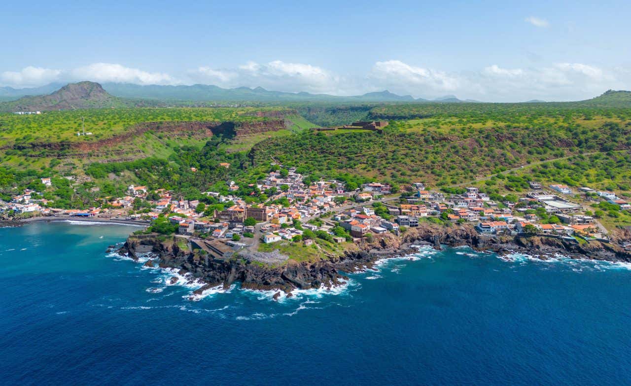 Vue aérienne sur Ciddade Velha, une visite à faire au Cap-Vert