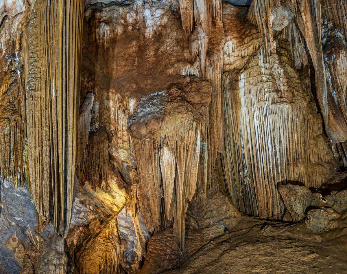 Unas estalagmitas de una cueva tomadas en primer plano