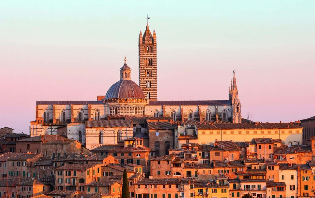 Vue sur la ville médiévale de Sienne, incontournable en Italie