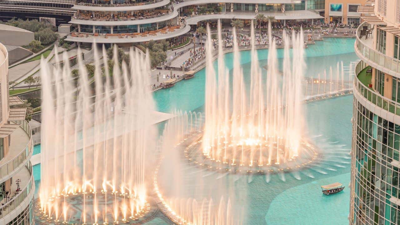 Jatos de água da Fonte de Dubai vista de cima