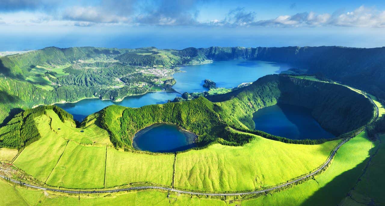Vue sur les lacs volcaniques de Sete Cidades