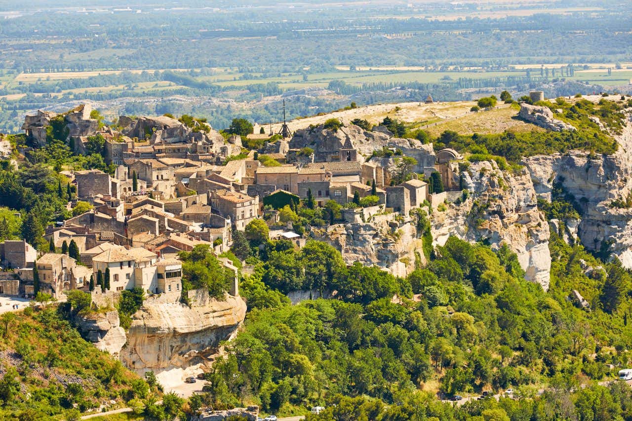 Vue sur le village des Baux-de-Provence, une visite à faire en Provence
