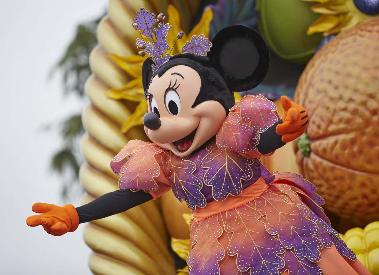 Minnie, uma personagem da Disney, durante o desfile de Halloween